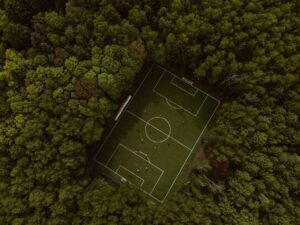 Najczęstsze błędy popełniane przez formacje defensywne w nowoczesnym futbolu