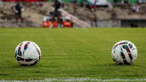 Jak systemy licencyjne wpływają na stabilność organizacyjną klubów sportowych